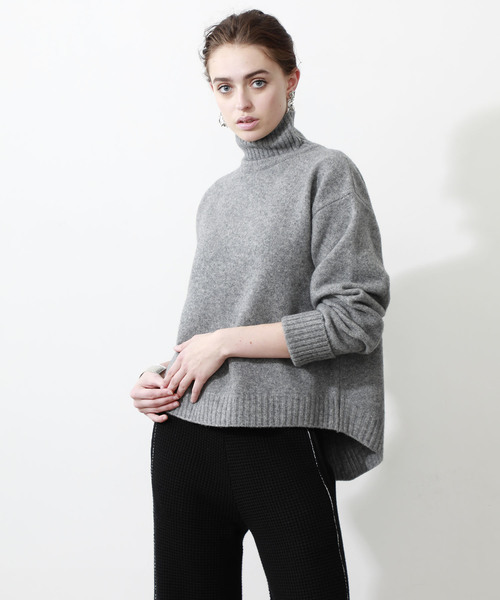 STUDIOUS（ステュディオス）の「【STUDIOUS】ハイネック バックシャン ニット（ニット/セーター・レディース・ベージュ/ネイビー/グレー・FREE）」の12枚目の写真