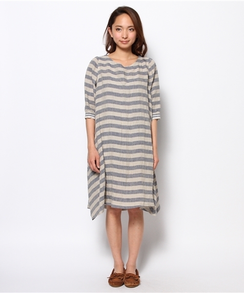 BEAMS BOY（ビームスボーイ）の「BEAMS BOY / リネン ボーダー 袖ライン 7分 ワンピース（ワンピース・レディース・グレー/ブルー・ONE SIZE）」の3枚目の写真