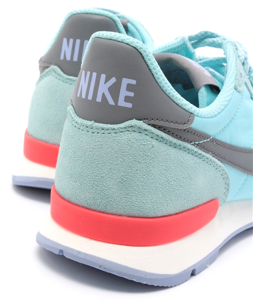 And A（アンドエー）の「NIKE WMNS INTERNATIONALIST（スニーカー・レディース・ベージュ/サックスブルー・23.5cm/24.5cm）」の8枚目の写真