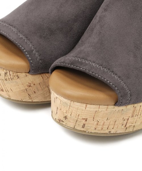niko and...（ニコアンド）の「オリジナルフェイクスエードコルクサンダル（サンダル・レディース・ベージュ/ブラウン/チャコール・SMALL/MEDIUM/LARGE）」の4枚目の写真