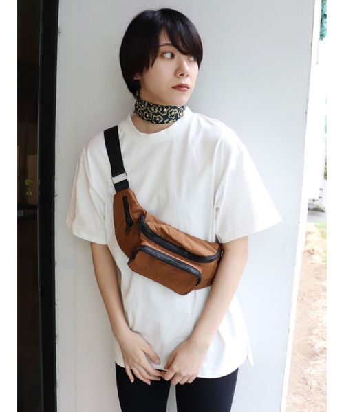 MURUA（ムルーア）の「バックプリントオーバーTシャツ（Tシャツ/カットソー・レディース・ホワイト/ベージュ・FREE）」の5枚目の写真