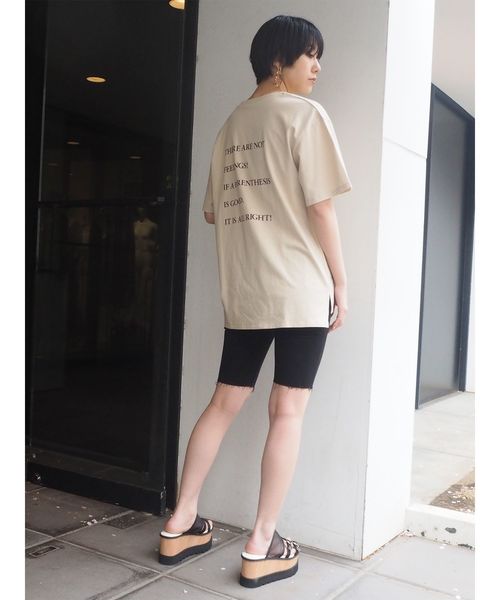 MURUA（ムルーア）の「バックプリントオーバーTシャツ（Tシャツ/カットソー・レディース・ホワイト/ベージュ・FREE）」の9枚目の写真