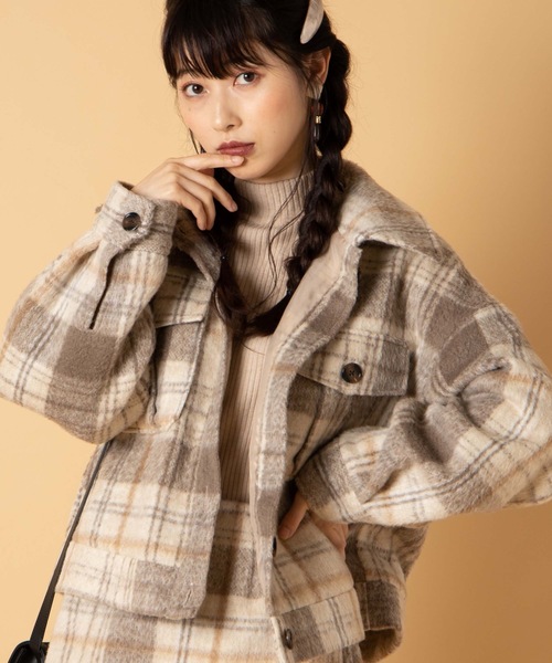 WEGO（ウィゴー）の「WEGO/【セットアップ対応商品】ビッグシルエットショートCPOブルゾンシャツジャケット（ミリタリージャケット・レディース・ブラック系その他/アイボリー/ライトブラウン/ベージュ系その他・FREE）」の4枚目の写真