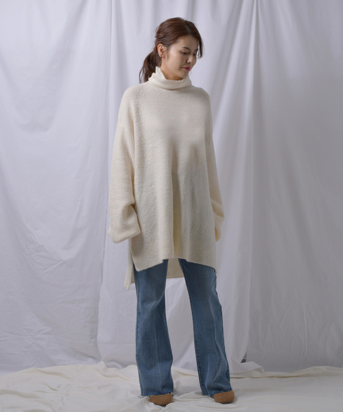 Ambre Neige（アンブルネージュ）の「ゆるハイネックタートル【WEB/EC限定商品】（ニット/セーター・レディース・パープル/グレー/オフホワイト・FREE）」の5枚目の写真