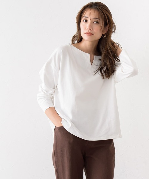 Pierrot(ピエロ)の「綿100%キーネック長袖カットソー ロンT(Tシャツ/カットソー・レディース・チャコール/オフホワイト/ブラック/ネイビー/ベージュ系その他/グリーン系その他・M/L)」の16枚目の写真