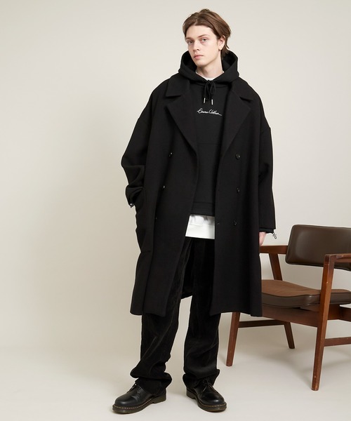 EMMA CLOTHES（エマクローズ）の「ビッグシルエット裏起毛ヨークドローコードデザイン ロゴ刺繍プルオーバーパーカー(EMMA CLOTHES)（パーカー・メンズ・グレイッシュベージュ/ブラウン系その他/ブラック・FREE）」の18枚目の写真