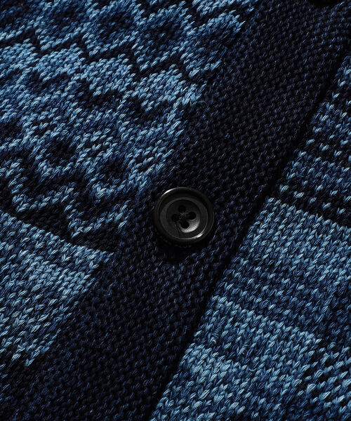 BEAMS PLUS ジャガード ニットカーディガン BEAMS PLUS（ビームスプラス）の「BEAMS PLUS / インディゴジャガード