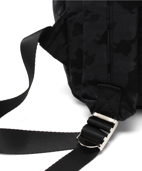 CIAOPANIC TYPY(チャオパニックティピー)の「ナイロンフラップデイパック(バックパック/リュック・メンズ・チャコールグレー/ブラック/ネイビー・FREE)」の10枚目の写真