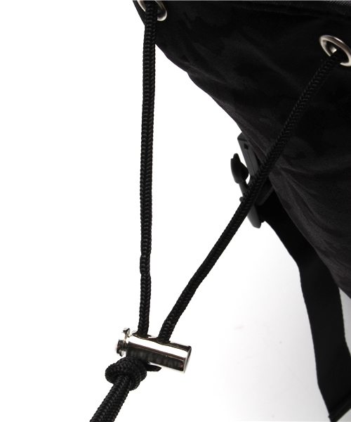 CIAOPANIC TYPY(チャオパニックティピー)の「ナイロンフラップデイパック(バックパック/リュック・メンズ・チャコールグレー/ブラック/ネイビー・FREE)」の11枚目の写真