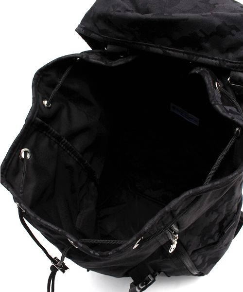CIAOPANIC TYPY(チャオパニックティピー)の「ナイロンフラップデイパック(バックパック/リュック・メンズ・チャコールグレー/ブラック/ネイビー・FREE)」の4枚目の写真