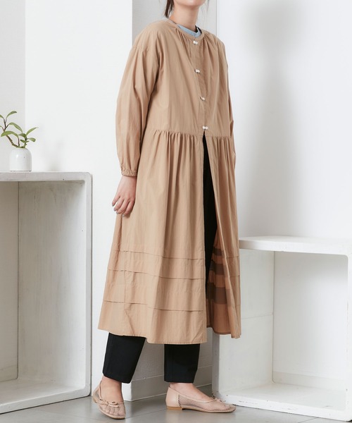 POU DOU DOU（プードゥドゥ）の「デザインタック羽織りワンピース（ワンピース・レディース・ブラック/ベージュ/オフホワイト・3）」の3枚目の写真