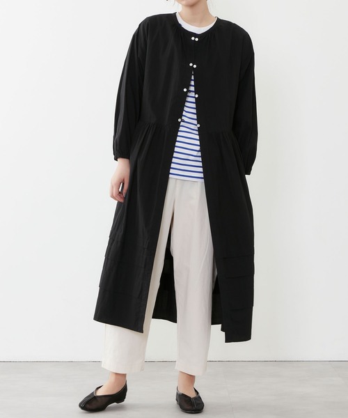 POU DOU DOU（プードゥドゥ）の「デザインタック羽織りワンピース（ワンピース・レディース・ブラック/ベージュ/オフホワイト・3）」の2枚目の写真
