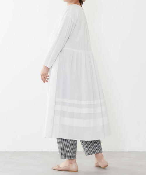 POU DOU DOU（プードゥドゥ）の「デザインタック羽織りワンピース（ワンピース・レディース・ブラック/ベージュ/オフホワイト・3）」の18枚目の写真