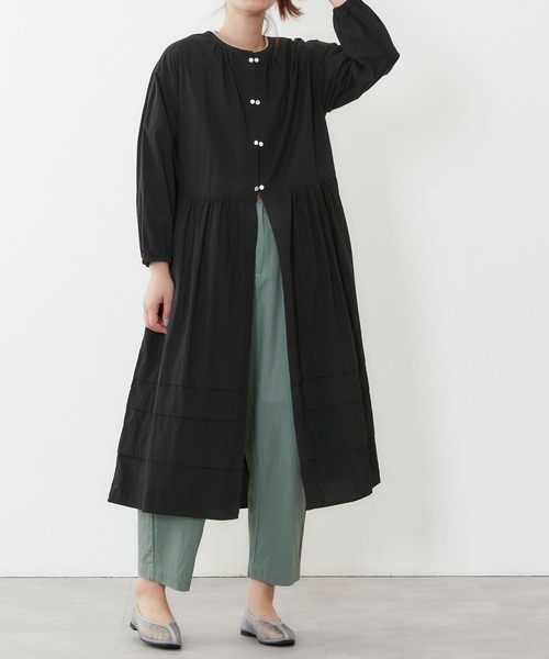 POU DOU DOU（プードゥドゥ）の「デザインタック羽織りワンピース（ワンピース・レディース・ブラック/ベージュ/オフホワイト・3）」の6枚目の写真