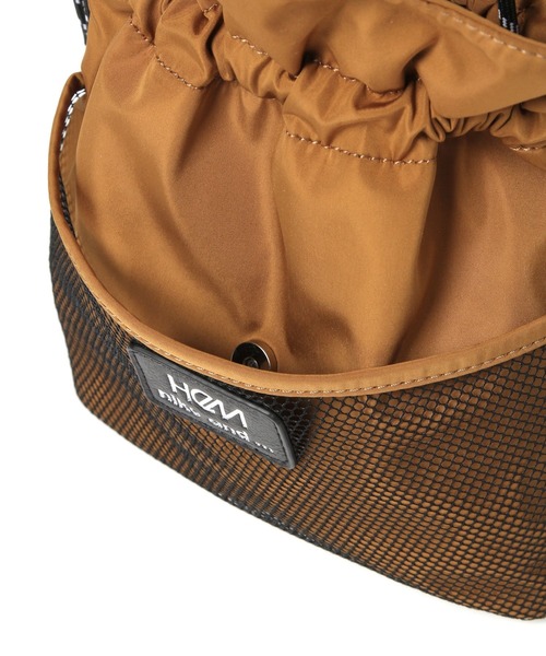 HeM（ヘム）の「【HeM(ヘム)】コラボ巾着ショルダーバッグ（ショルダーバッグ・レディース・ブラック/ベージュ/ピンク/イエロー/マルチ・FREE）」の12枚目の写真