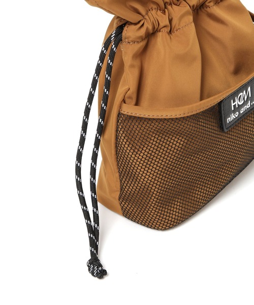 HeM（ヘム）の「【HeM(ヘム)】コラボ巾着ショルダーバッグ（ショルダーバッグ・レディース・ブラック/ベージュ/ピンク/イエロー/マルチ・FREE）」の10枚目の写真