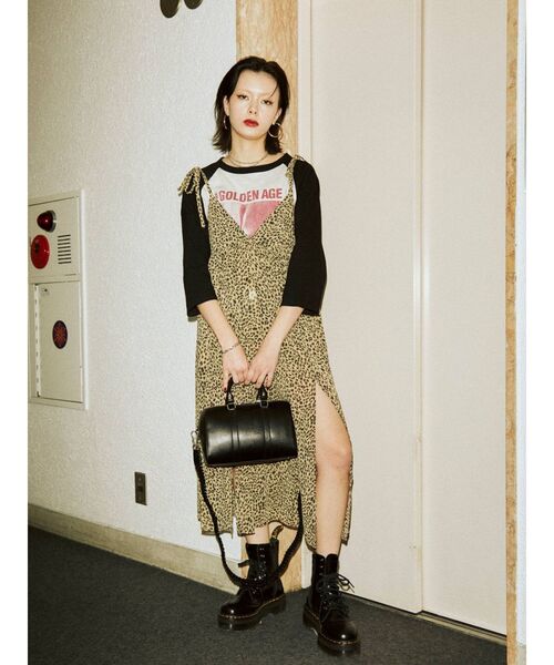 jouetie(ジュエティ)の「ローズラグランロンT(Tシャツ/カットソー・レディース・ブルー/ベージュ/オフホワイト・MEDIUM)」の16枚目の写真