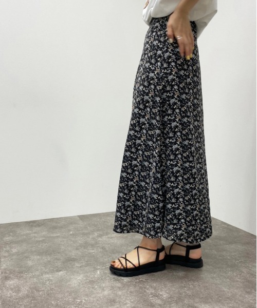 apres jour mignon（アプレジュールミニョン）の「花柄マーメイドスカート【ZOZOTOWN限定アイテム】（スカート・レディース・ダークブラウン/グリーン系その他/ブラック系その他・フリー/X-LARGE）」の4枚目の写真