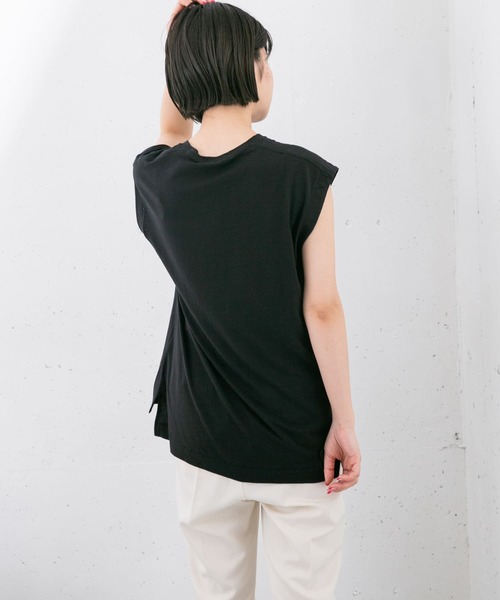 KBF（ケイビーエフ）の「『UR TECH』+抗菌 オーバーサイズコットンタンクトップ（Tシャツ/カットソー・レディース・ベージュ/ブラック/オフホワイト・ONE）」の11枚目の写真