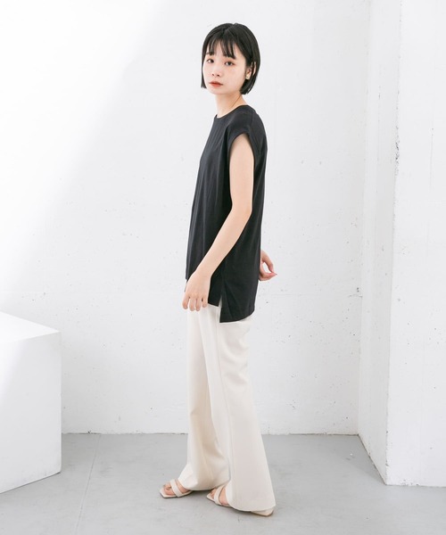 KBF（ケイビーエフ）の「『UR TECH』+抗菌 オーバーサイズコットンタンクトップ（Tシャツ/カットソー・レディース・ベージュ/ブラック/オフホワイト・ONE）」の16枚目の写真