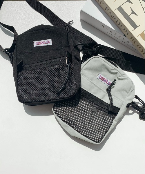 PairPair（ペアペア）の「メッシュコンパクトショルダー（ショルダーバッグ・レディース・ホワイト/ブラック・FREE）」の6枚目の写真