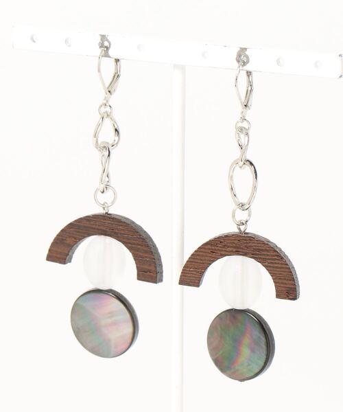 tone(トーン)の「【lensa】ウッド×オーロラカラーのカジュアルピアス(MA)(ピアス(両耳用)・レディース・シルバー・FREE)」の3枚目の写真
