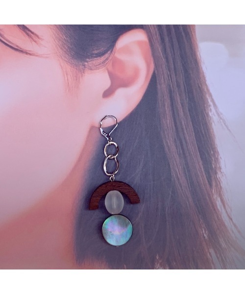 tone(トーン)の「【lensa】ウッド×オーロラカラーのカジュアルピアス(MA)(ピアス(両耳用)・レディース・シルバー・FREE)」の5枚目の写真