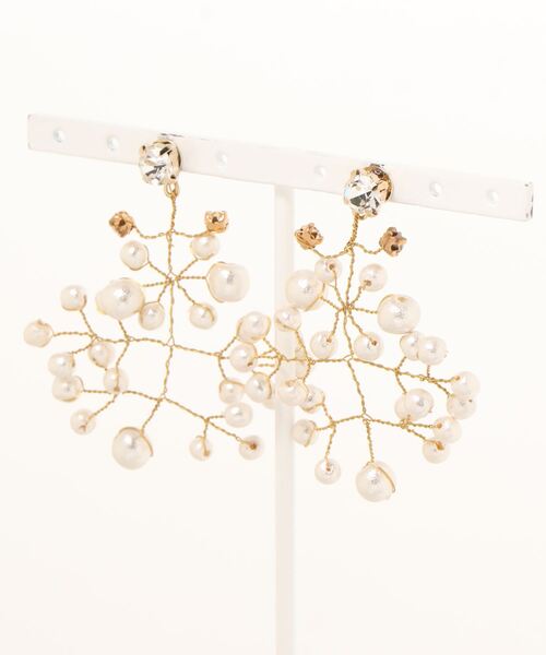 WILLSELECTION(ウィルセレクション)の「カスミソウピアス(イヤリング・レディース・オフホワイト・FREE)」の3枚目の写真