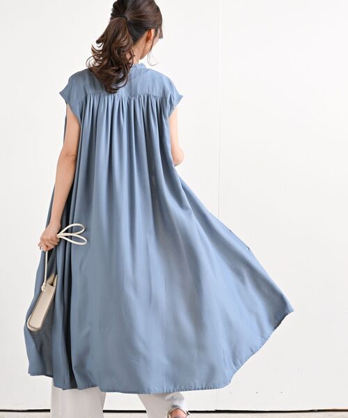 rps（アールピーエス）の「レーヨン前開きフレンチスリーブワンピース（ワンピース・レディース・オフホワイト/ブラック/ダークブラウン/ダークグリーン/ブルーグリーン/チャコールグレー/グレイッシュブルー・M/フリー）」の9枚目の写真