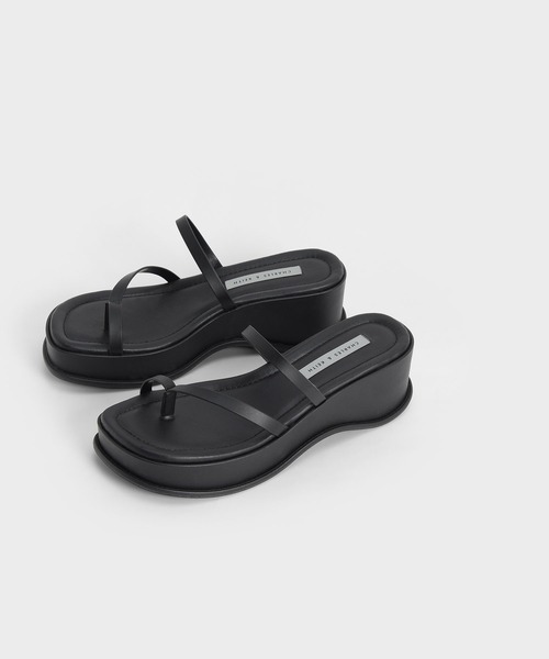 CHARLES & KEITH（チャールズ & キース）の「ストラッピー フラットフォームサンダル / Strappy Flatform Sandals（サンダル・レディース・ブラック/オフホワイト/イエロー・23.5cm/25cm/25.5cm/23cm/24.5cm/22.5cm）」の12枚目の写真