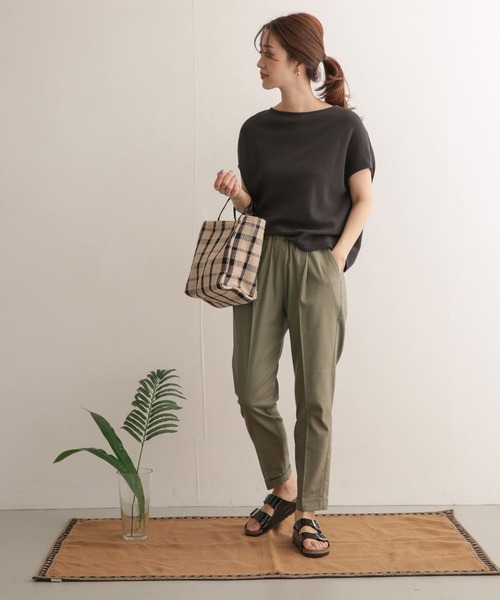 URBAN RESEARCH DOORS（アーバンリサーチドアーズ）の「リネン混テーパードイージーパンツ（その他パンツ・レディース・ブラック/ベージュ/カーキ・38/36）」の22枚目の写真