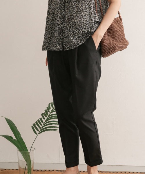 URBAN RESEARCH DOORS（アーバンリサーチドアーズ）の「リネン混テーパードイージーパンツ（その他パンツ・レディース・ブラック/ベージュ/カーキ・38/36）」の19枚目の写真