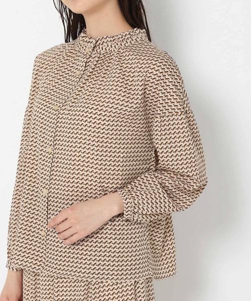 mysty woman（ミスティウーマン）の「アソート柄2WAYフェミニンブラウス 956382（シャツ/ブラウス・レディース・アイボリー/ブラック/ブラック系/ライトブラウン/オフホワイト/ホワイト/ブラウン系/ベージュ/ボルドー・FREE）」の18枚目の写真