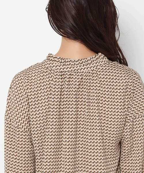 mysty woman（ミスティウーマン）の「アソート柄2WAYフェミニンブラウス 956382（シャツ/ブラウス・レディース・アイボリー/ブラック/ブラック系/ライトブラウン/オフホワイト/ホワイト/ブラウン系/ベージュ/ボルドー・FREE）」の19枚目の写真