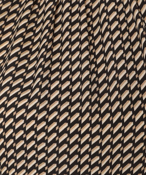 mysty woman（ミスティウーマン）の「アソート柄2WAYフェミニンブラウス 956382（シャツ/ブラウス・レディース・アイボリー/ブラック/ブラック系/ライトブラウン/オフホワイト/ホワイト/ブラウン系/ベージュ/ボルドー・FREE）」の22枚目の写真