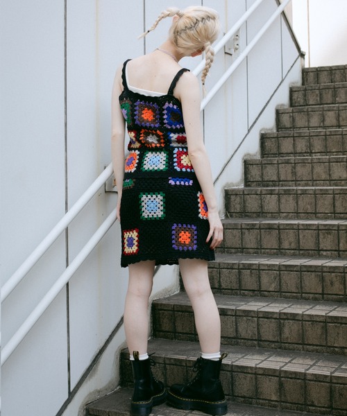 X-girl（エックスガール）の「CROCHET CAMISOLE（キャミソール・レディース・マルチ/ブラウン/ブラック・ONE SIZE）」の9枚目の写真