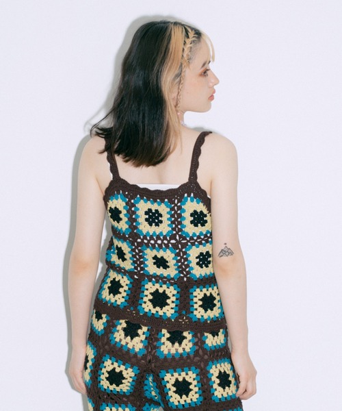 X-girl（エックスガール）の「CROCHET CAMISOLE（キャミソール・レディース・マルチ/ブラウン/ブラック・ONE SIZE）」の19枚目の写真