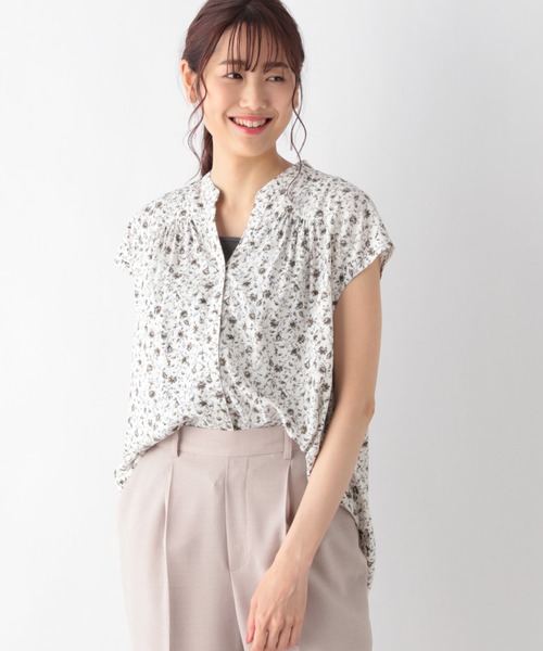 GLOBAL WORK(グローバルワーク)の「サラサラリラックスプリントブラウスフレンチスリーブ/954809(シャツ/ブラウス・レディース・ホワイト系その他/ネイビー/ホワイト系その他2/ホワイト系その他3・MEDIUM/LARGE)」の3枚目の写真