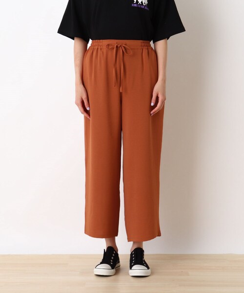 SHOO・LA・RUE（シューラルー）の「◆とろみワイドイージーパンツ（その他パンツ・レディース・サンドベージュ/オレンジ/ダークネイビー・02/03/04）」の4枚目の写真