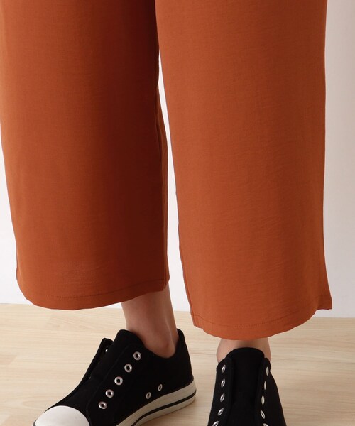 SHOO・LA・RUE（シューラルー）の「◆とろみワイドイージーパンツ（その他パンツ・レディース・サンドベージュ/オレンジ/ダークネイビー・02/03/04）」の8枚目の写真