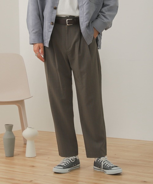 SENSE OF PLACE by URBAN RESEARCH（センスオブプレイスバイアーバンリサーチ）の「『セットアップ対応』チェックダブルタックテーパードスラックス（スラックス・メンズ・ベージュ系その他/ベージュ・LARGE/MEDIUM）」の2枚目の写真