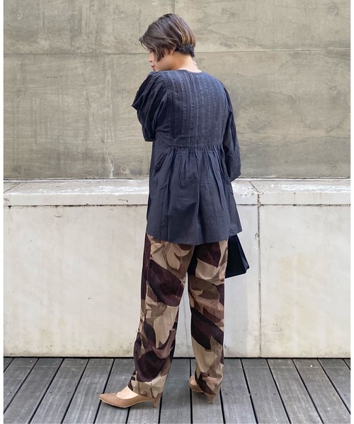 RIVE DROITE(リヴドロワ)の「【beej(ビージ)】ピンタックチュニック(シャツ/ブラウス・レディース・チャコールグレー/ピンク・FREE)」の6枚目の写真