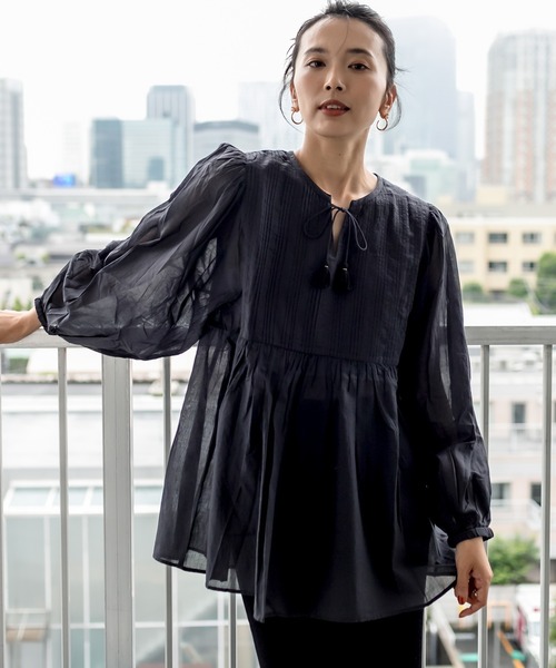 RIVE DROITE(リヴドロワ)の「【beej(ビージ)】ピンタックチュニック(シャツ/ブラウス・レディース・チャコールグレー/ピンク・FREE)」の11枚目の写真