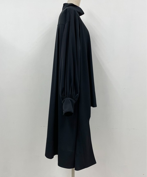 LUGIVA（ルギヴァ）の「スタンドネックロングブラウス（シャツ/ブラウス・レディース・ブラック/ベージュ・M）」の10枚目の写真