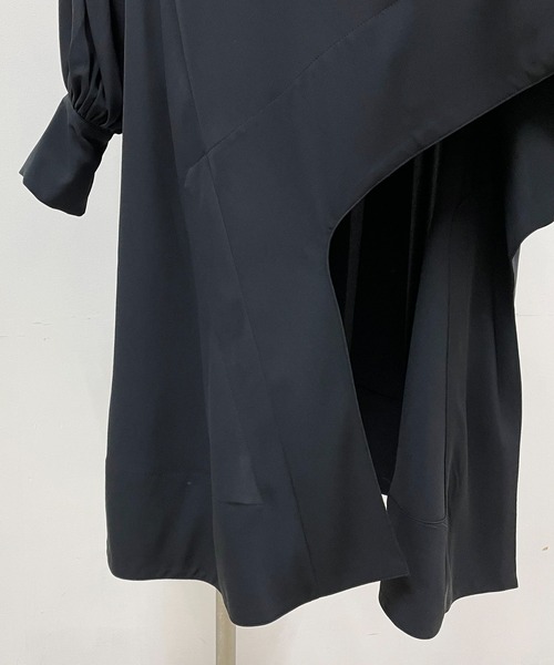 LUGIVA（ルギヴァ）の「スタンドネックロングブラウス（シャツ/ブラウス・レディース・ブラック/ベージュ・M）」の9枚目の写真