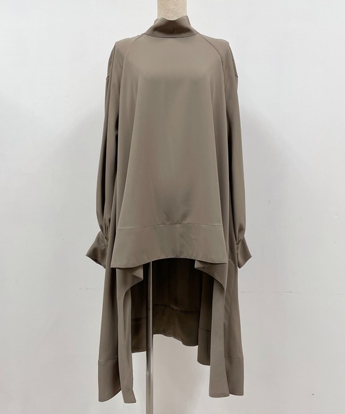 LUGIVA（ルギヴァ）の「スタンドネックロングブラウス（シャツ/ブラウス・レディース・ブラック/ベージュ・M）」の8枚目の写真