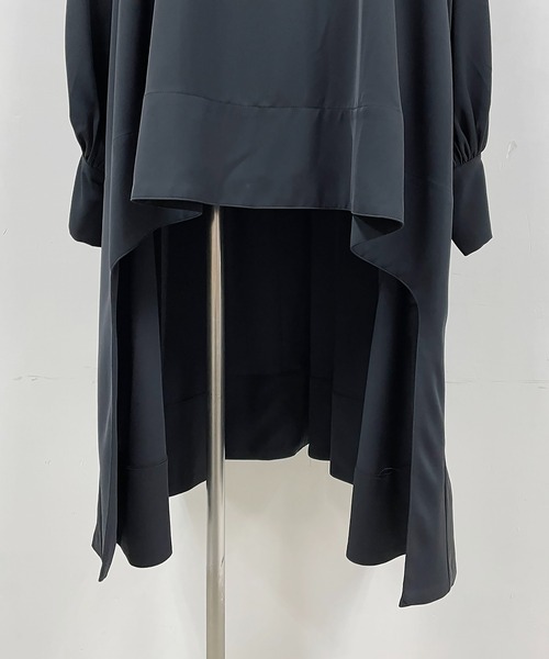 LUGIVA（ルギヴァ）の「スタンドネックロングブラウス（シャツ/ブラウス・レディース・ブラック/ベージュ・M）」の15枚目の写真