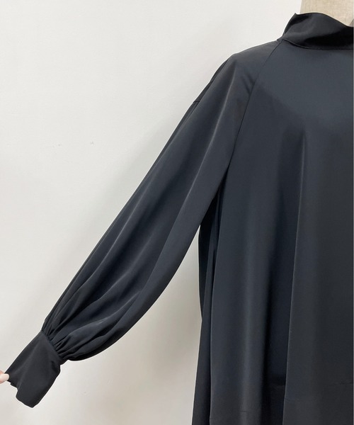 LUGIVA（ルギヴァ）の「スタンドネックロングブラウス（シャツ/ブラウス・レディース・ブラック/ベージュ・M）」の7枚目の写真