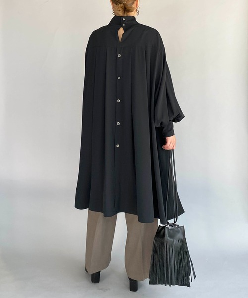 LUGIVA（ルギヴァ）の「スタンドネックロングブラウス（シャツ