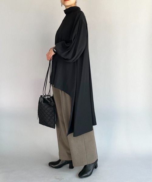 LUGIVA（ルギヴァ）の「スタンドネックロングブラウス（シャツ/ブラウス・レディース・ブラック/ベージュ・M）」の20枚目の写真